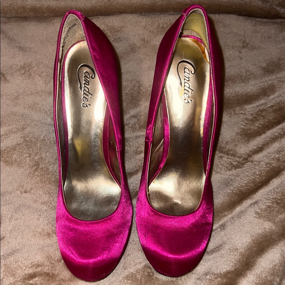 Candie's Fuchsia Satin Heels with Sparkling Gold Stiletto - Picture 3 of 6